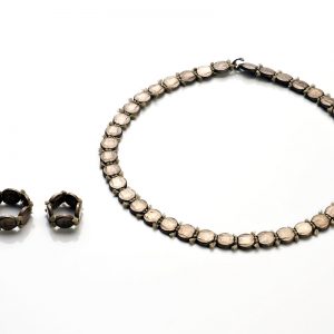 <strong>Art Jewellery by Young Talents 2001</strong><br>Two rings and a necklace, 925 silver, parcel string, <strong>Ute Eitzenhöfer</strong>, Karlsruhe, 1998<br><span class="fotocredits">Photo: Petra Jaschke</span>